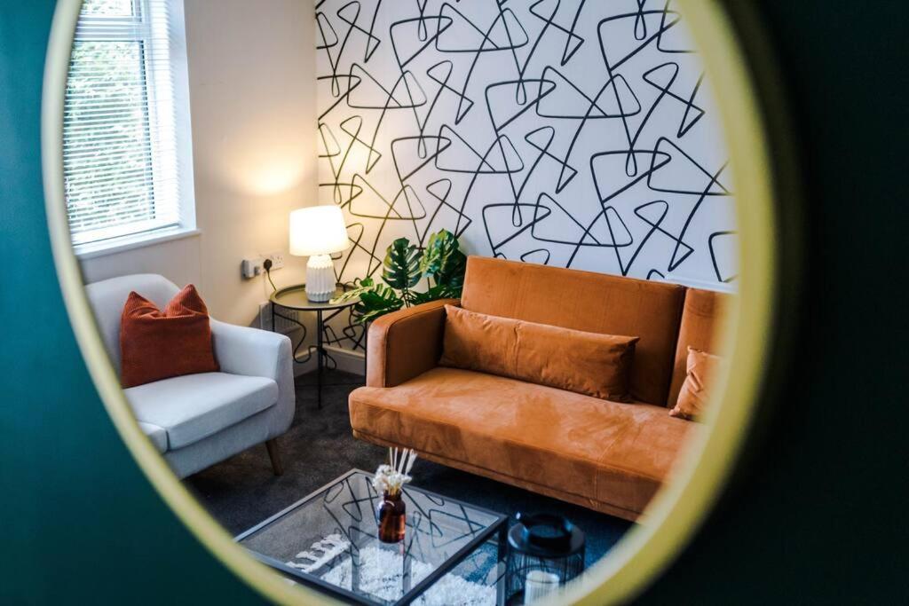 Cheerful 3 Bedroom Home With Parking Near Chester Saughall Dış mekan fotoğraf