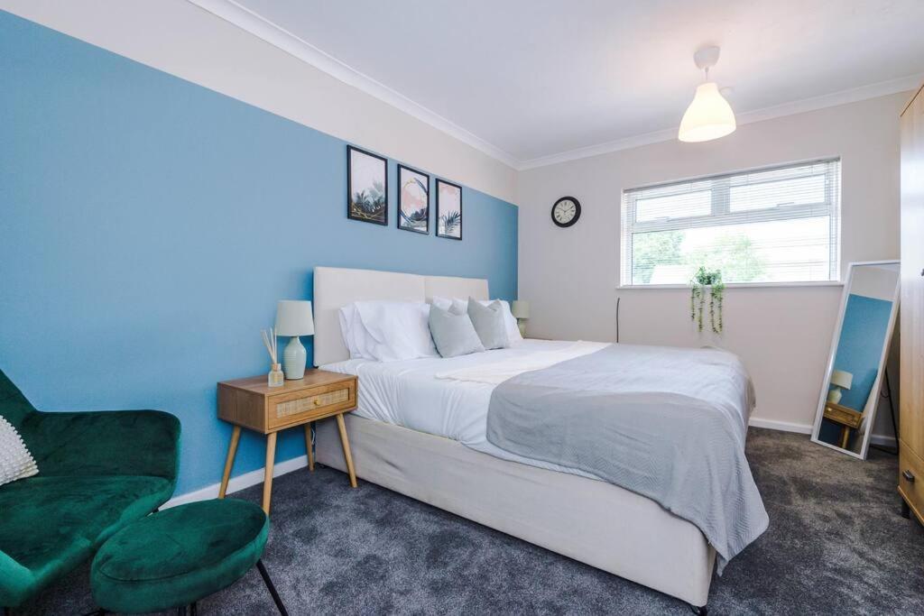Cheerful 3 Bedroom Home With Parking Near Chester Saughall Dış mekan fotoğraf