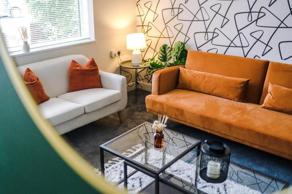 Cheerful 3 Bedroom Home With Parking Near Chester Saughall Dış mekan fotoğraf