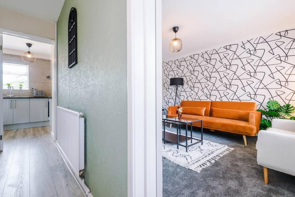 Cheerful 3 Bedroom Home With Parking Near Chester Saughall Dış mekan fotoğraf