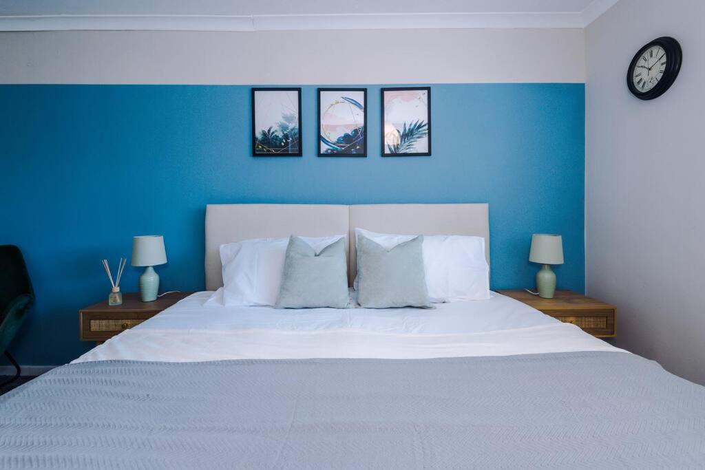 Cheerful 3 Bedroom Home With Parking Near Chester Saughall Dış mekan fotoğraf